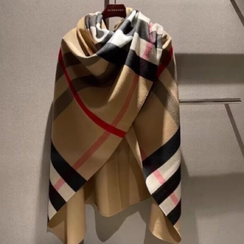 Burberry Camel and Black Check Cape - Picture 5 of 6